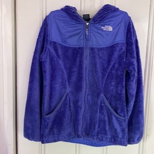 Girls extra large North Face hooded jacket with zipper and pockets.